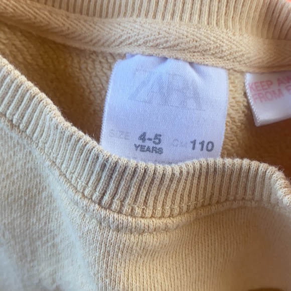 ❤️… Zara Elephant Sweater - Picture 3 of 4